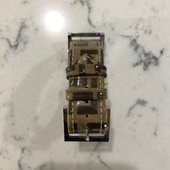 FENDI flip FACE Patent Watch Unique and rare. Please read below 👇⬇️⬇️⬇️